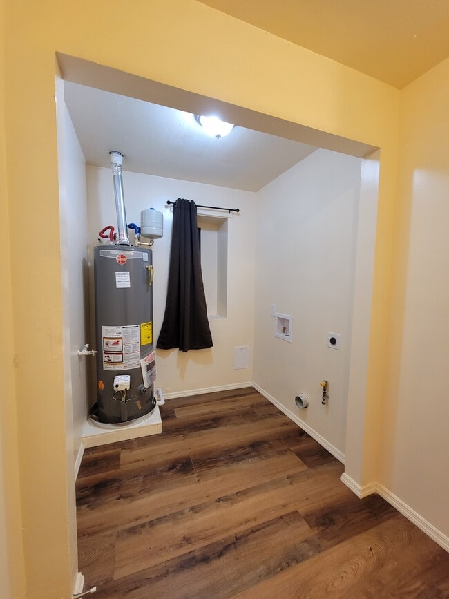 Building Photo - 2024 N 2nd St