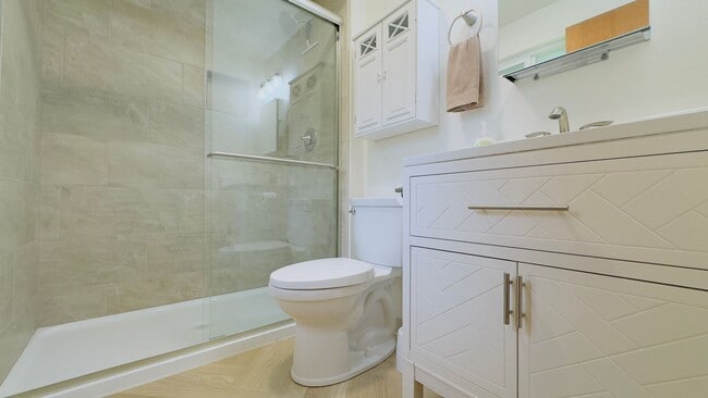 Building Photo - Air Conditioned 3 Bedroom Fully Fenced Yard in the Heart of Lacey - Available Now.