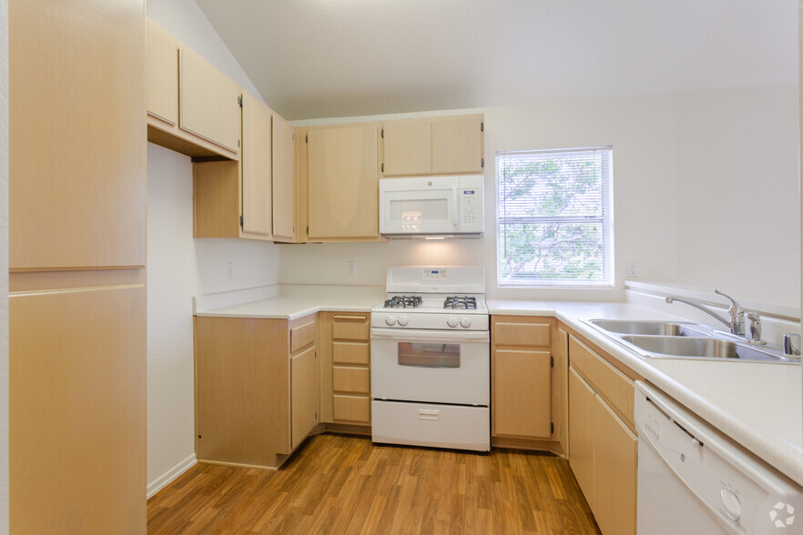 1BR, 1BA - Plan A - Santa Fe Village