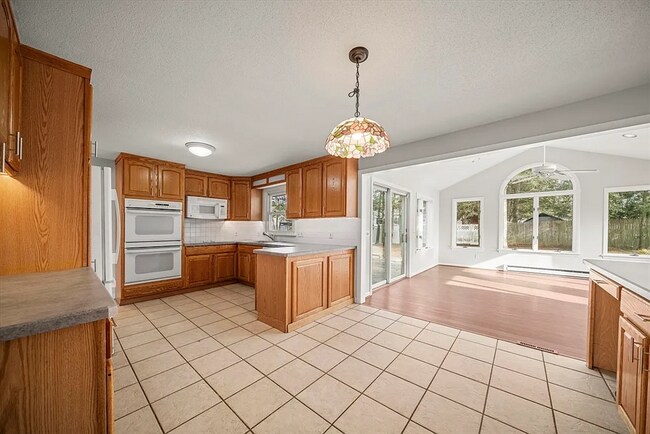 Building Photo - Beautiful Single Family Home for Rent in an Unbeatable Longmeadow Neighborhood!