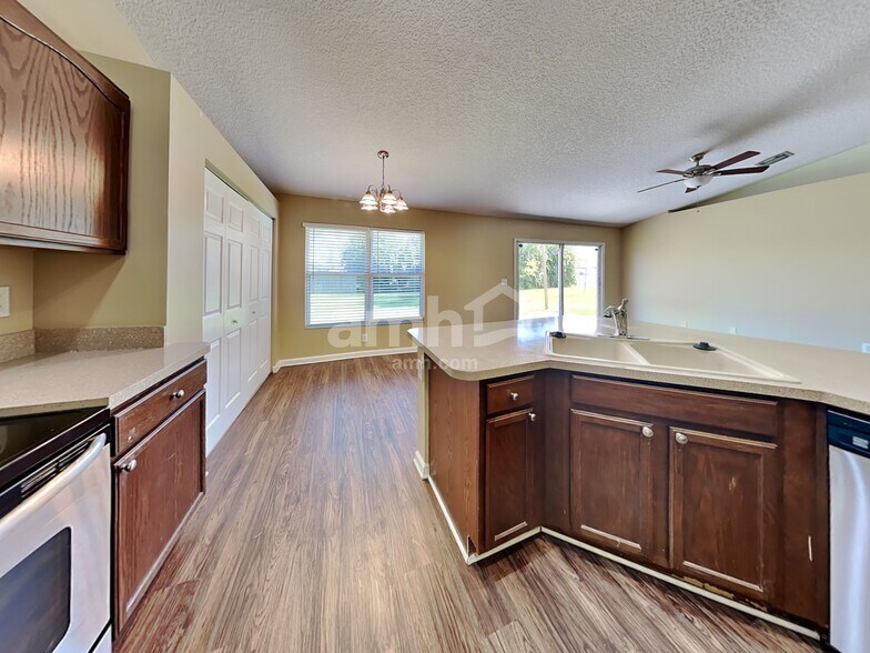 Building Photo - 2245 SW Savage Blvd