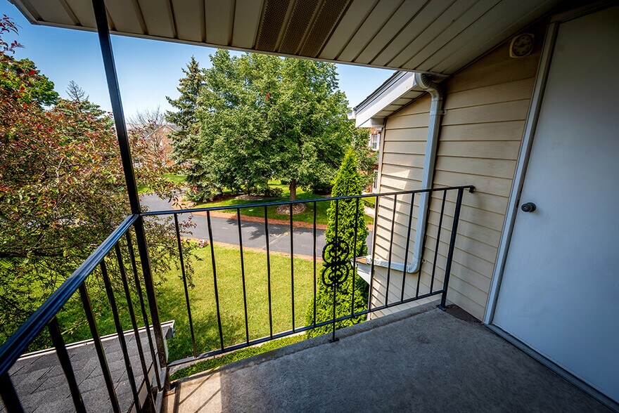 Building Photo - 6920 Mariner Dr