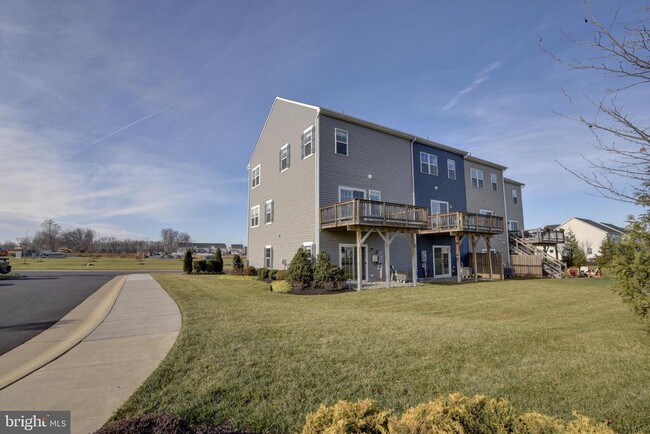 Building Photo - 104 Santa Fe Ct