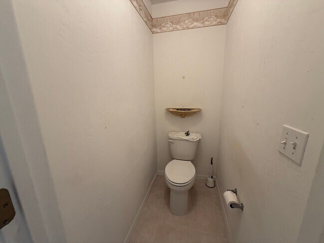 Building Photo - Charming 3-Bedroom Home in Broadmoor – Move-In Ready!