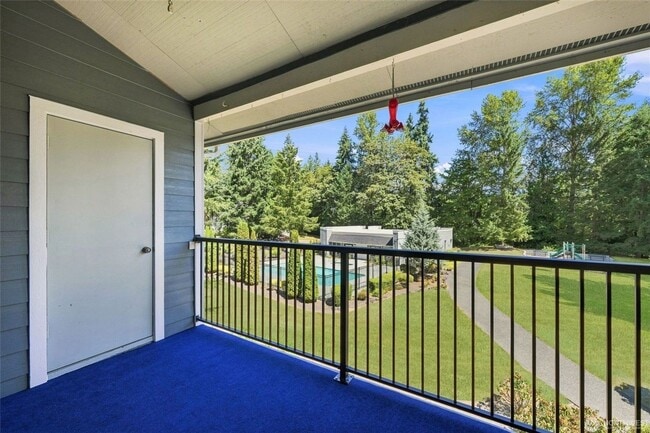Building Photo - 4641 W Lake Sammamish Pkwy SE