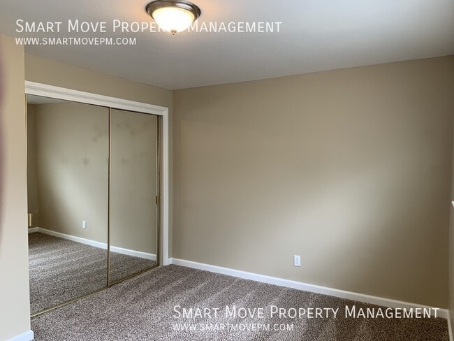 Building Photo - 8800 Craydon Dr