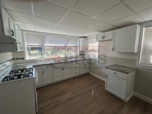 Building Photo - 1350 Van Buren St