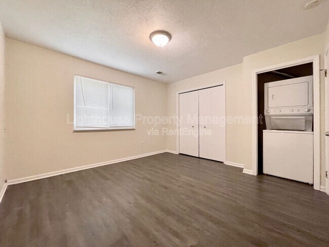 Building Photo - 2972 Vineland Ave SE