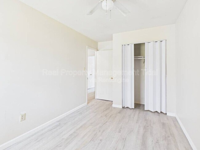 Building Photo - 1528 Darren Cir