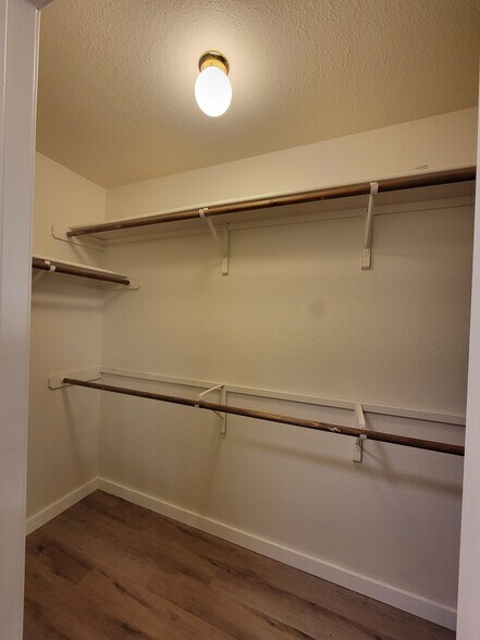 Building Photo - 181 Christopher Cv