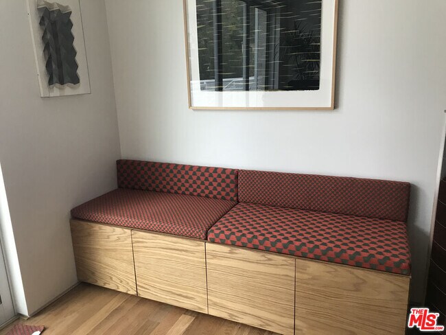 Building Photo - 444 W Avenue 37