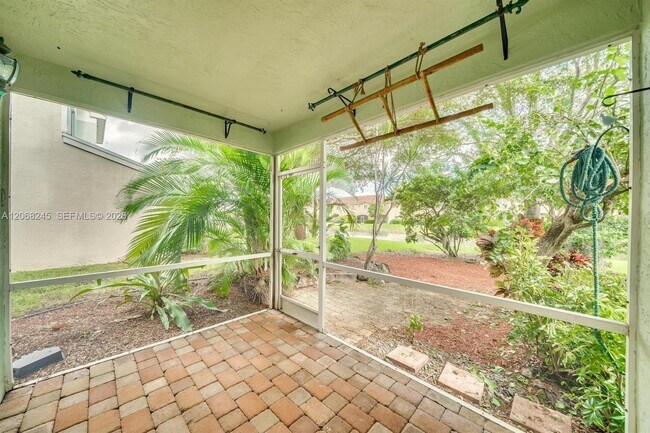 Building Photo - 8040 Sanibel Dr