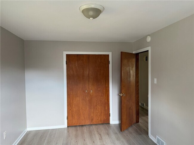 Building Photo - 300 Taylor St