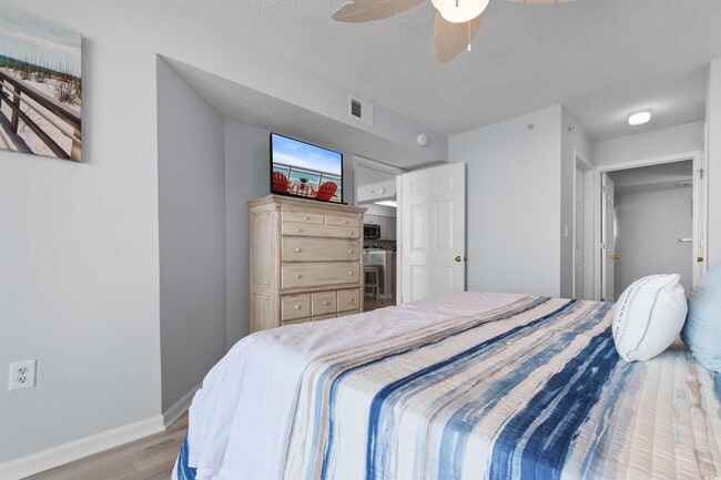 Building Photo - 3805 S Ocean Blvd