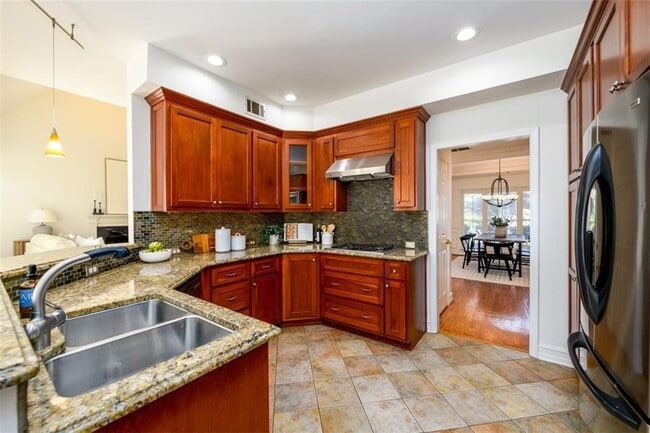 Building Photo - 1560 Oak Park Cove
