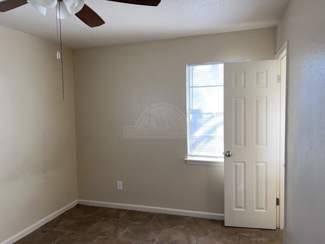 Building Photo - 1202 Kathey Dr