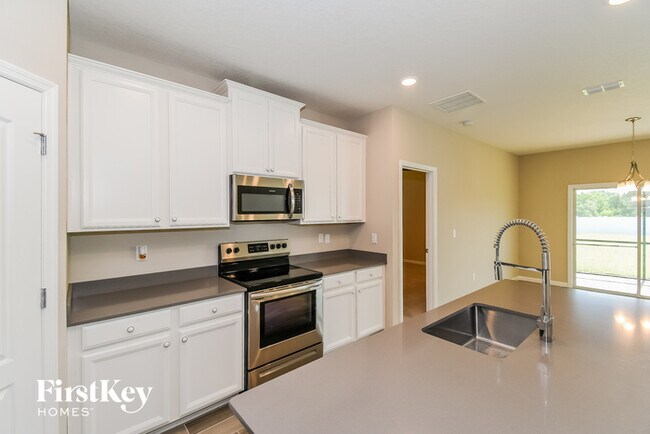 Building Photo - 1544 Mathews Manor Dr