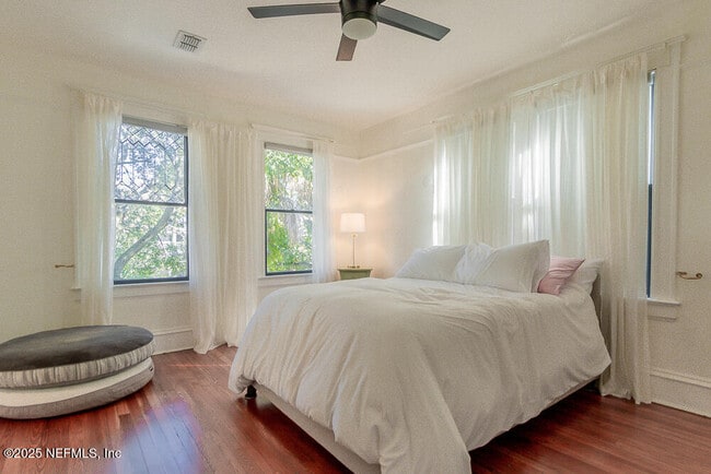 Building Photo - 1838 Silver St