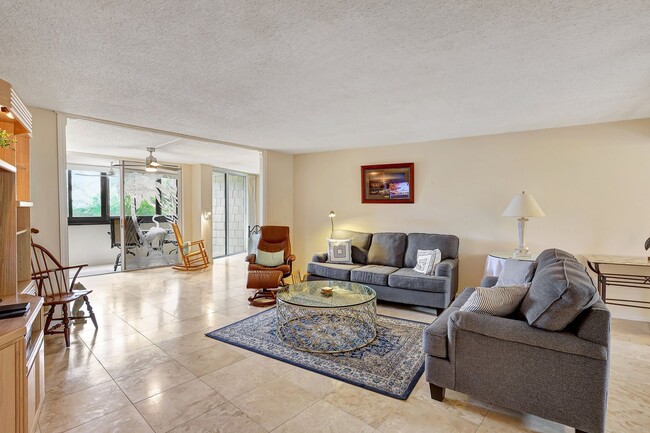Building Photo - SUNTIDE BEACH CONDO FOR RENT