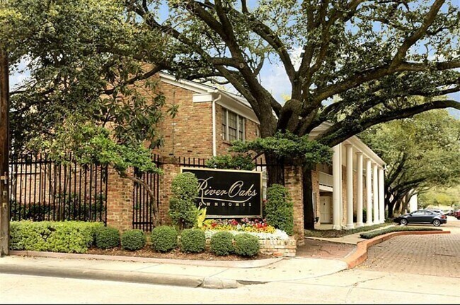 Building Photo - 4040 San Felipe St