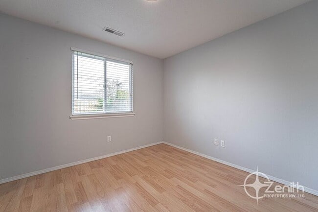 Building Photo - 15408 NE 90th St