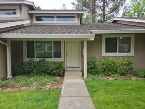 Building Photo - Renovated 2/2 Condo - Cupertino Schools - 2 Car Garage!