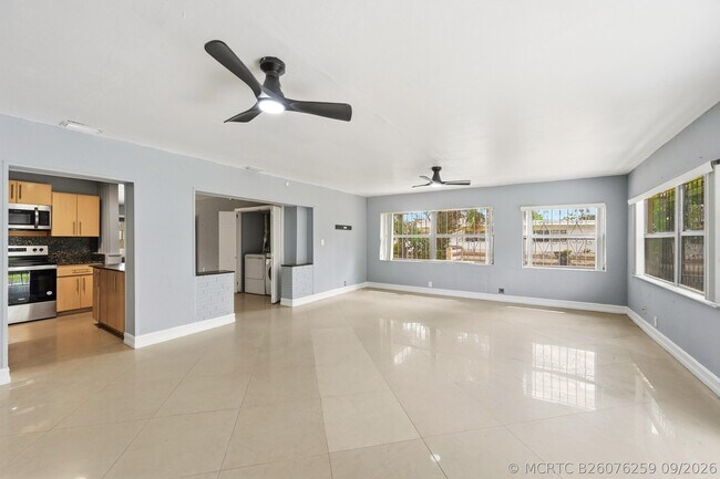 Building Photo - 740 E Evanston Cir