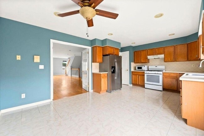 Building Photo - 2 Hops Commons Ct
