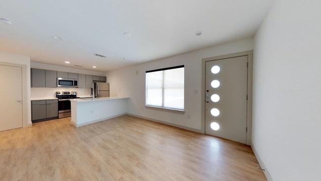 Live at Royal Palm! - Royal Palms