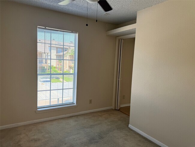 Building Photo - 2121 Hepburn St