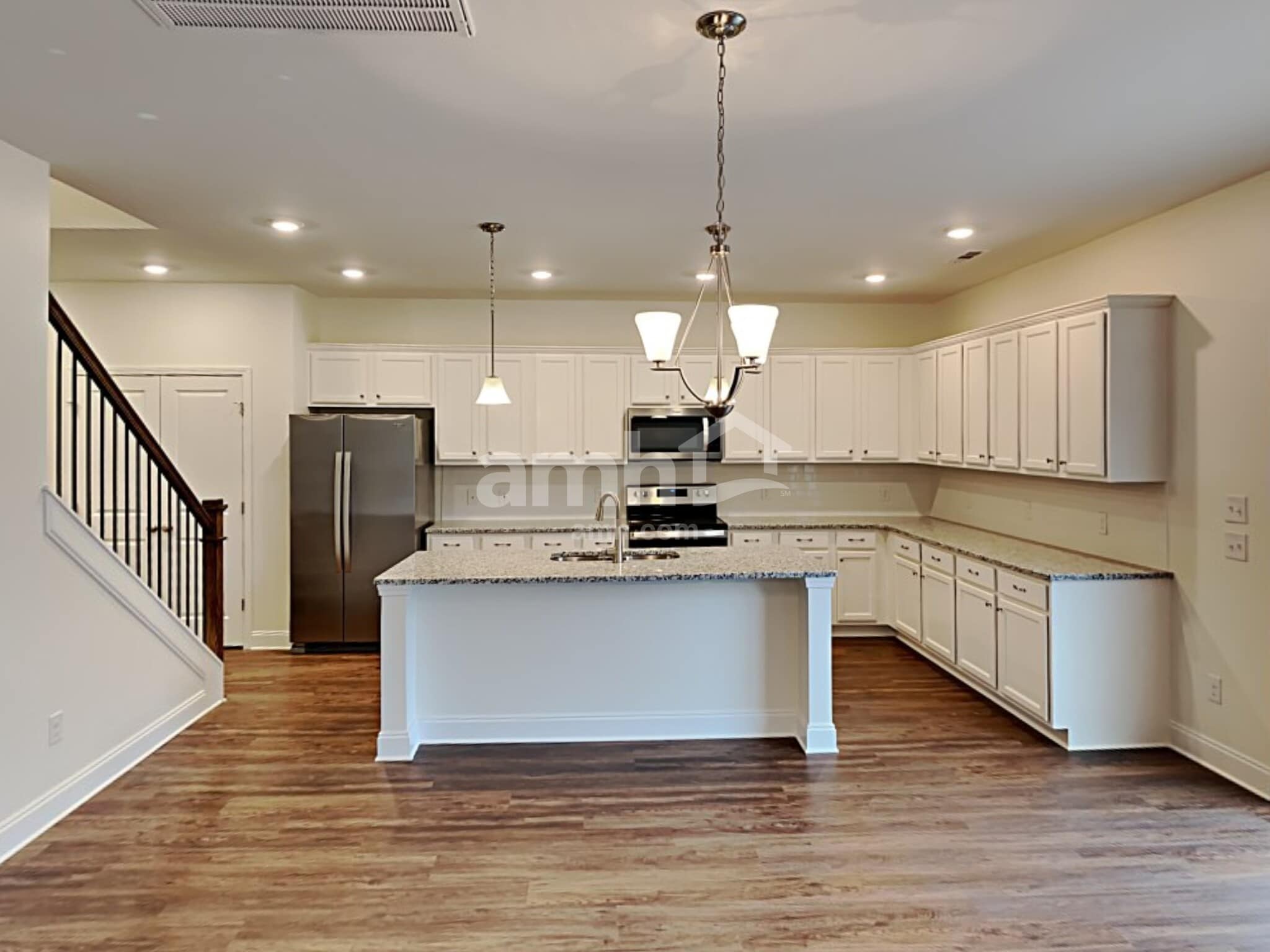 Building Photo - 1357 Lomond Dr