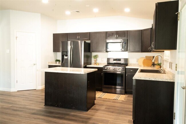 Building Photo - 17506 Bottle Springs Ln