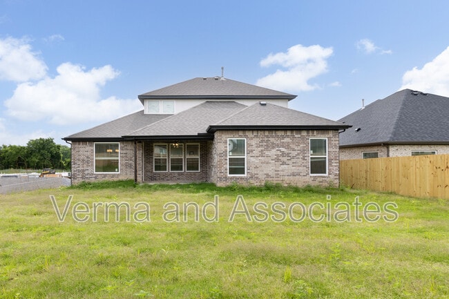 Building Photo - 1081 Whistler St