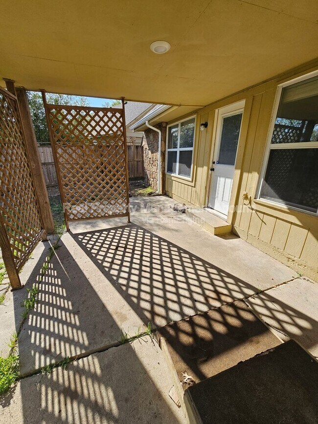 Building Photo - 12106 E 88th Pl N