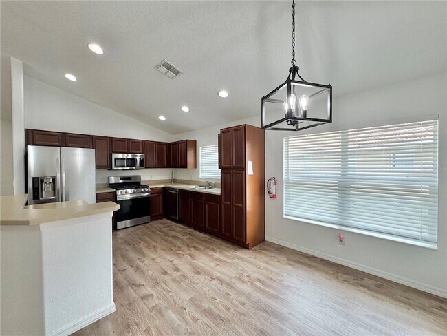 Building Photo - 502 Viola Dr