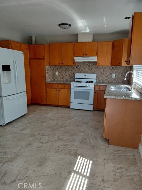 Building Photo - 974 Edgar Ave