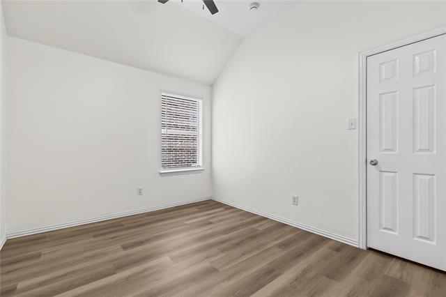 Building Photo - 2698 Lake Ridge Dr