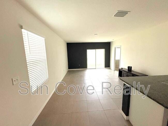 Building Photo - 3180 Suncoast Plains Dr