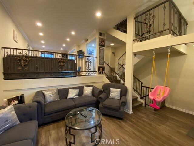 Building Photo - 13601 Valerio St