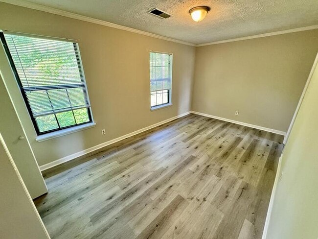 Building Photo - 8267 Canyon Forge Dr