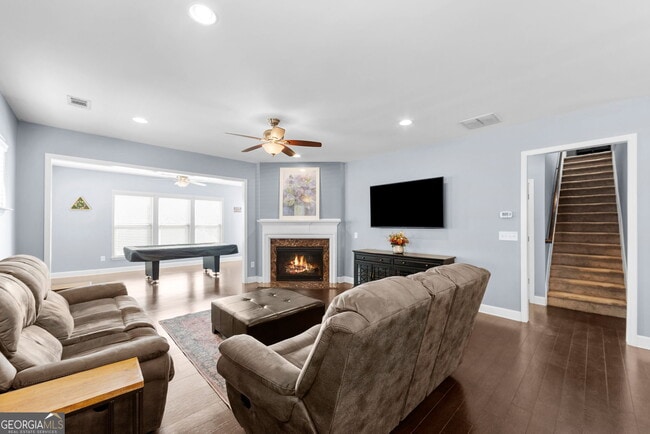 Building Photo - 736 Firefly Ct