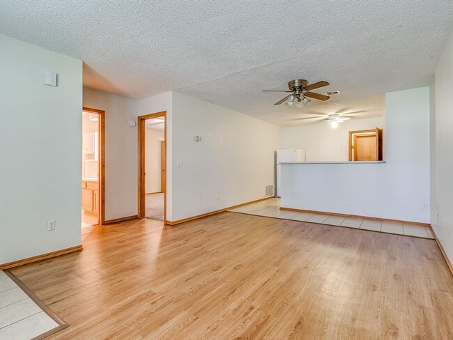 Building Photo - Adorable duplex in Norman