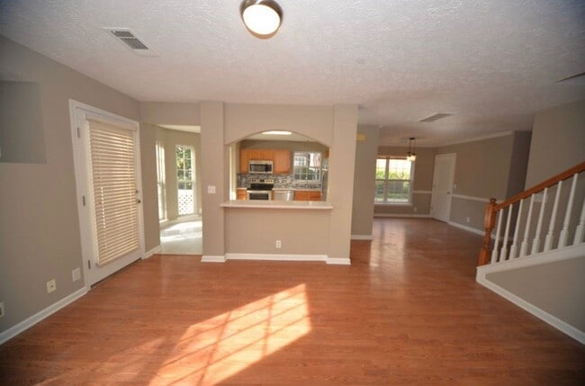 Building Photo - Remodeled 3BR/2.5BA in Nashboro Golf Club