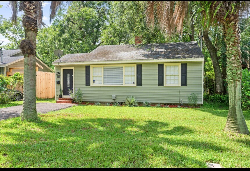 Primary Photo - 3512 Plum St