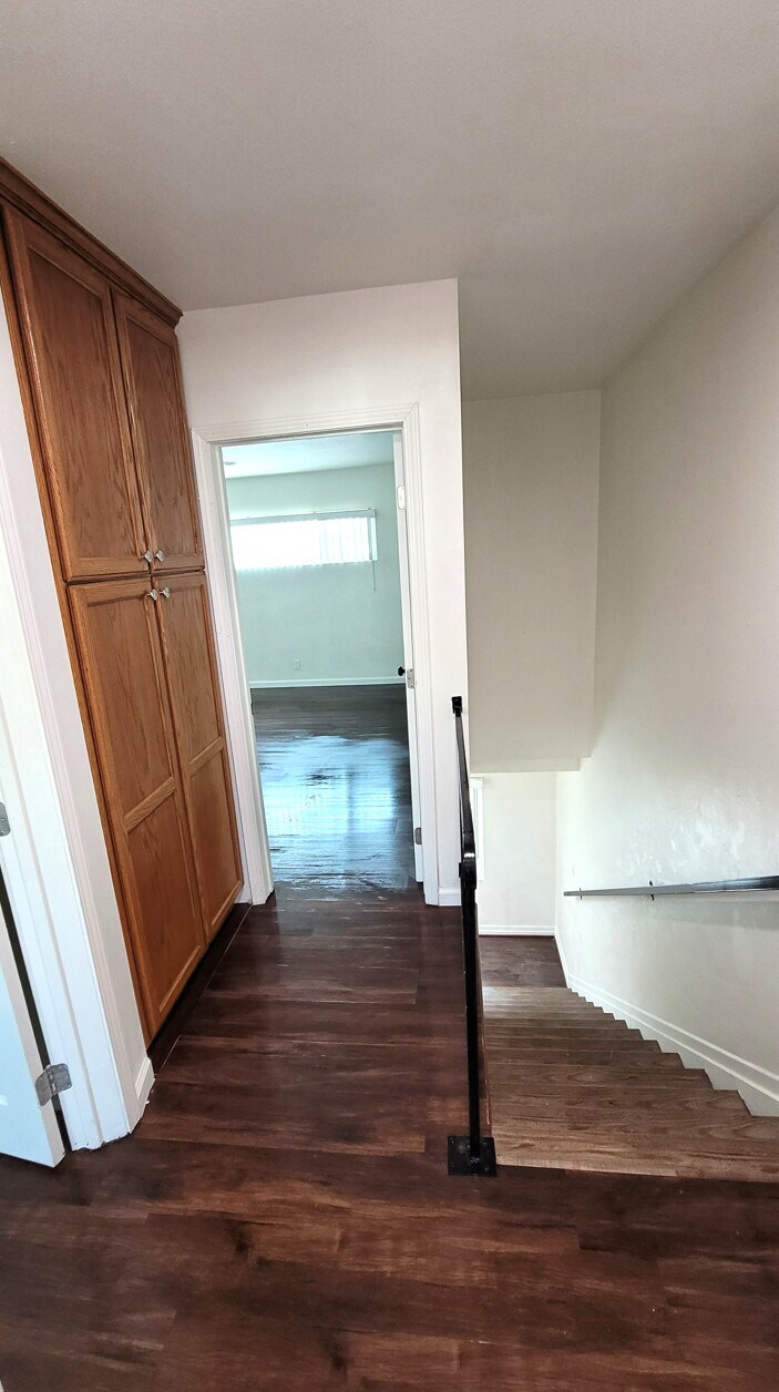 Building Photo - 11516 Eucalyptus Ave