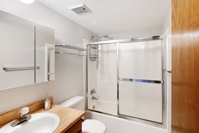 Building Photo - Year lease! Best deal in Silverthorne! HEA...