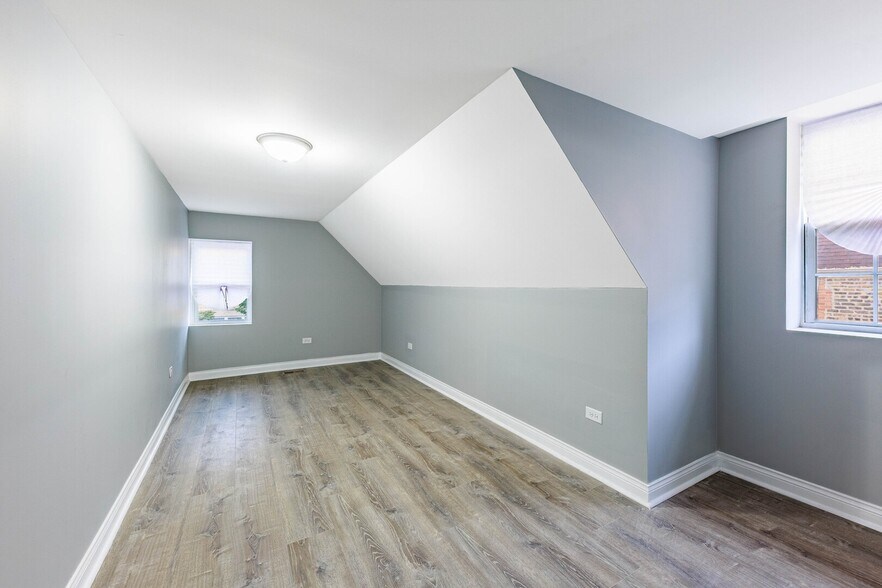 Building Photo - 2800 S Saint Louis Ave