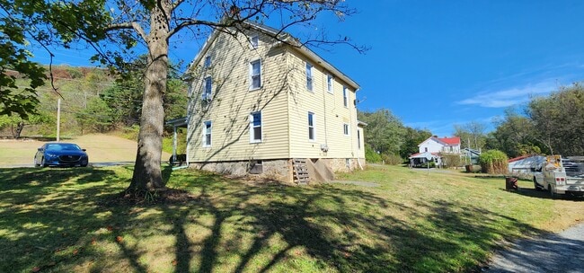 Building Photo - 10190 Licking Creek Rd