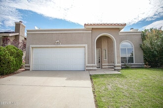 Building Photo - 1316 Desierto Azul Dr