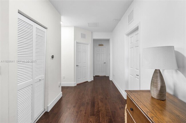 Building Photo - 10470 NW 69th Terrace